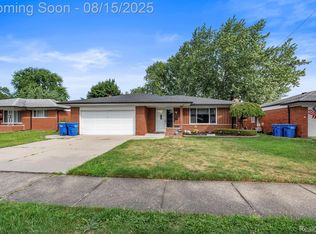 4629 Red Maple Dr, Warren, MI 48092