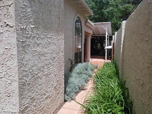 5th image of 10801 Malaguena Ln NE