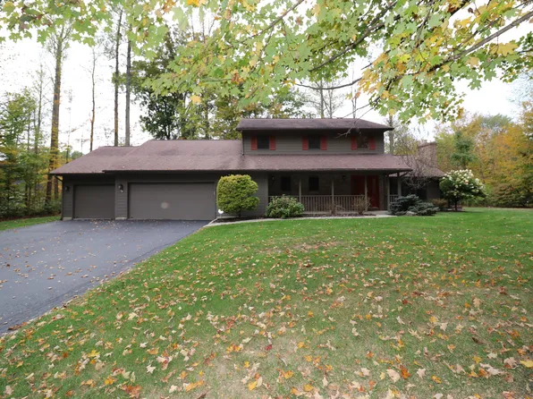 226 Lakeshore Dr, Batesville, IN 47006