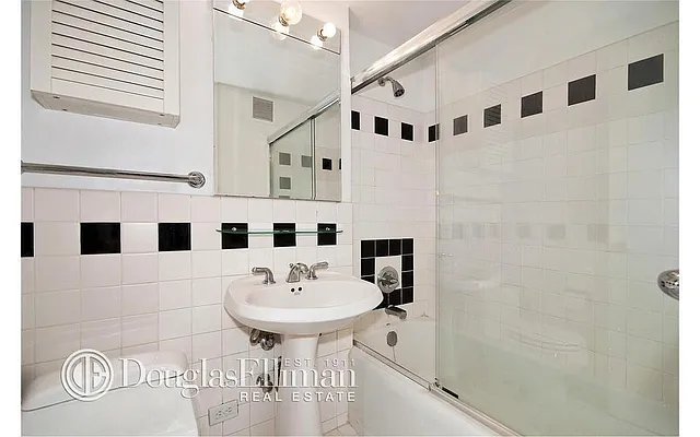 Rented by Douglas Elliman | media 5