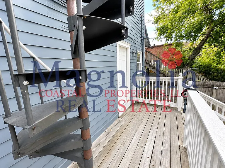 2206 Barnard St — Photo 13