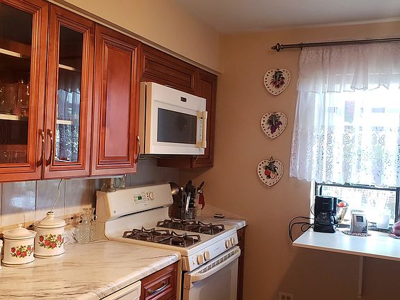 5th image of 400 Elizabeth Dr #15-A-L
