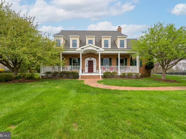15600 Britenbush Ct, Waterford, VA 20197