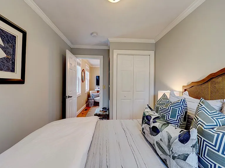 39 Kingston Ave #A — Photo 12