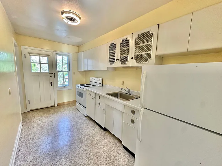 8520 W Watertown Plank Rd — Photo 12
