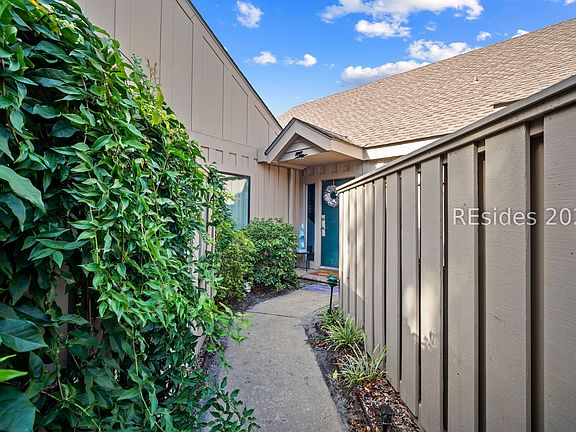 2nd image of 45 Queens Folly Rd APT 677