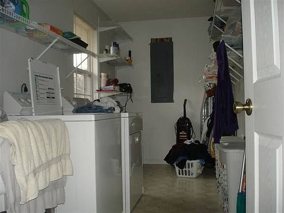 3rd image of 115 McClary Dr