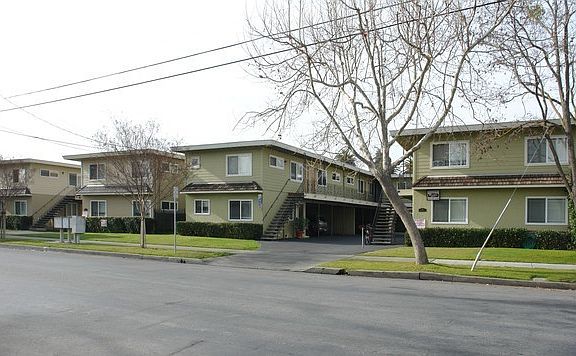 5th image of 335 N 6th St APT 3