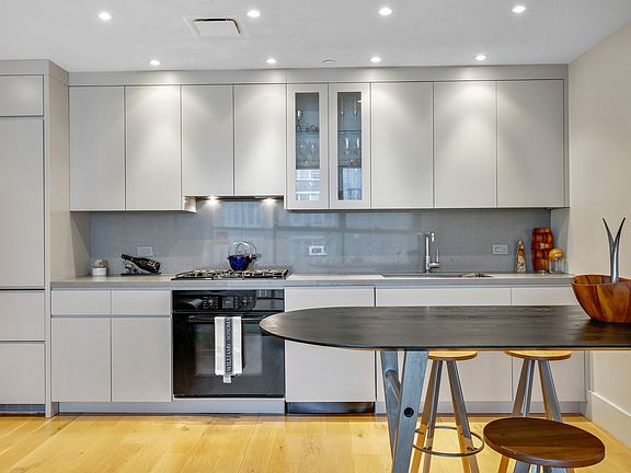 5th image of 115 Norfolk St APT 504