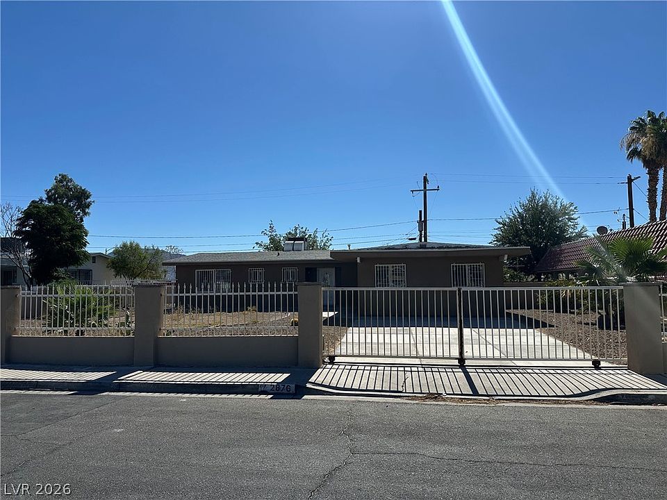 1st image of 2876 Escuela St