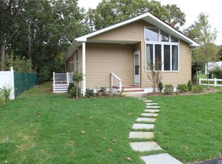237 Carlton Dr E, Shirley, NY 11967
