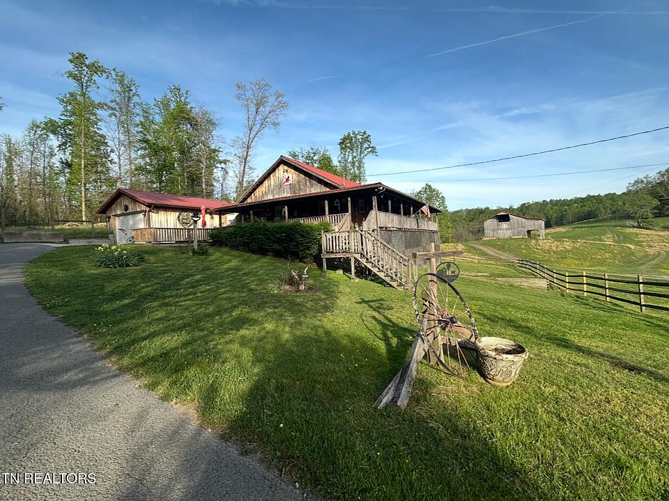 1st image of 811 Pioneer Rd