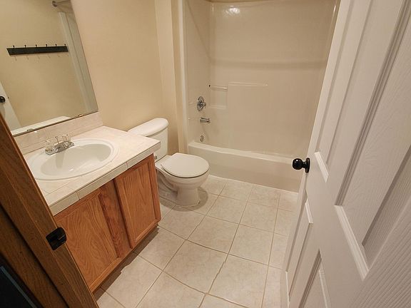 5th image of 420 85th Dr SE