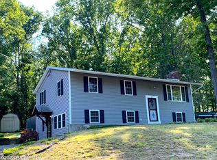 5 Wagon Wheel Trl, Saratoga Springs, NY 12866