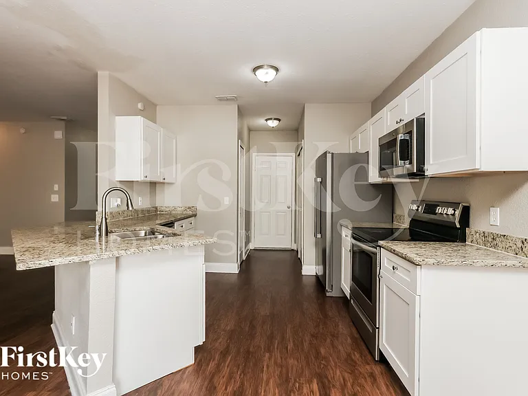 1553 S Cranberry Blvd — Photo 5
