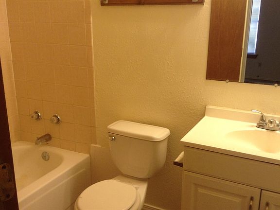 4th image of 707 W Jaffa St