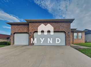 5574 S Lexington Ave, Springfield, MO 65810
