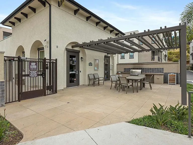 2351 Solara Ln — Photo 15