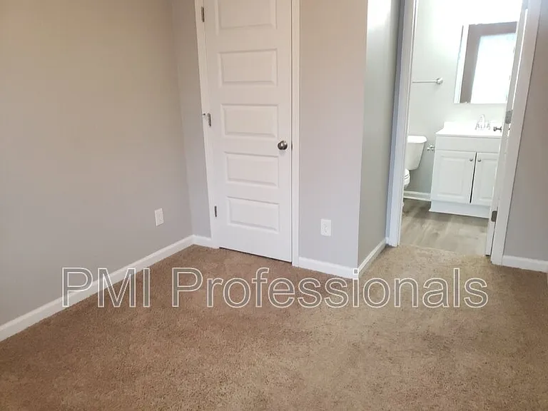 632 East St #A — Photo 6