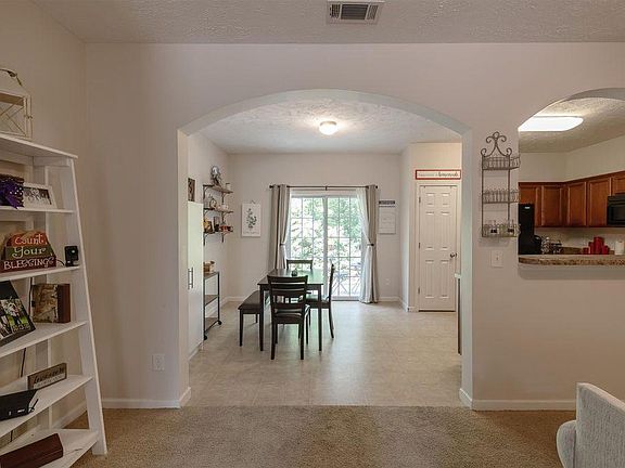 5th image of 1426 Beech Grove Way