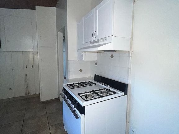 2nd image of 918-924 W Goshen Ave #922-B