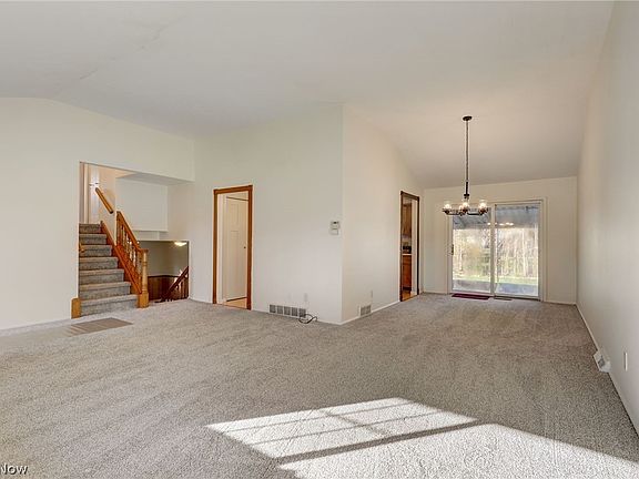 5th image of 4384 Bentley Dr