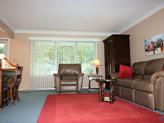 4th image of 1079 Westbrook Dr