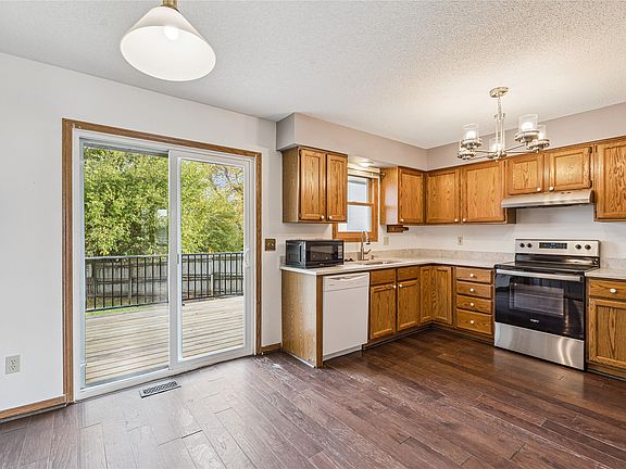 4th image of 117 SW Countrywood Ln