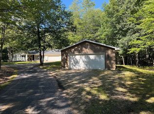 8964 Minnewasca Q Dr, Gladstone, MI 49837
