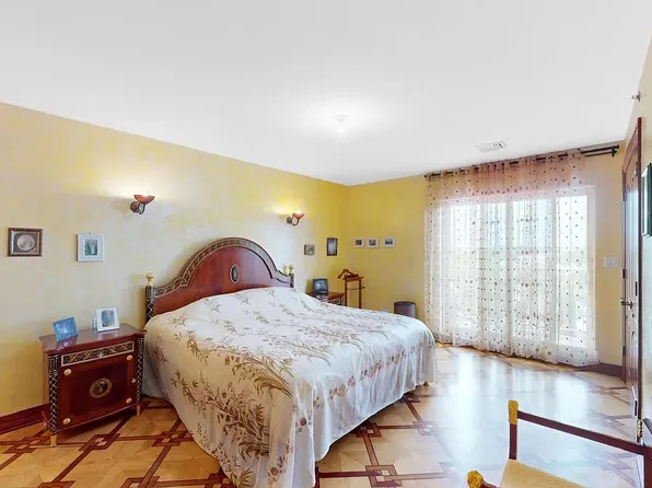 2421 Ocean Avenue image 9 of 16