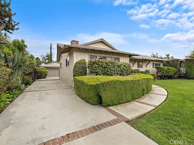 509 California Dr — Photo 3