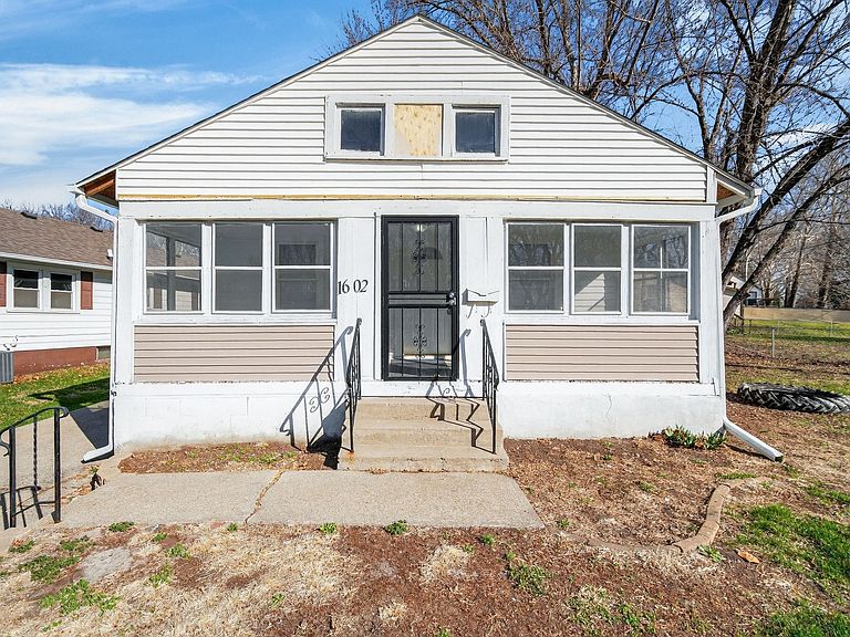 Listing photo 2