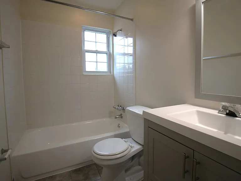Stevens Manor Apartments — Photo 19