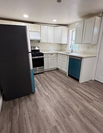 5th image of 946 W 6th St