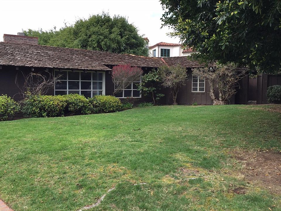2nd image of 720 Camino De La Costa