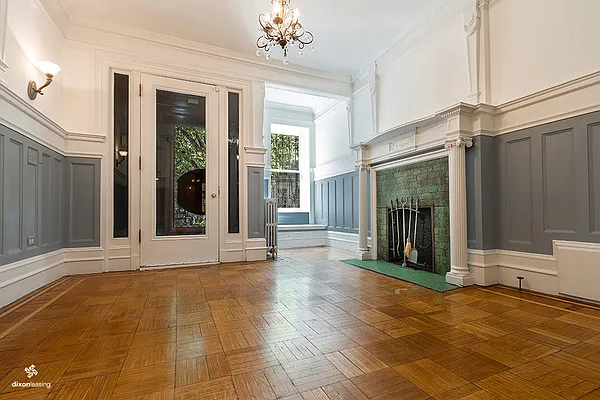 Rented by Dixon Advisory USA Inc. | media 24