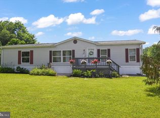 700 Cassel Rd Trailer 146, Manchester, PA 17345
