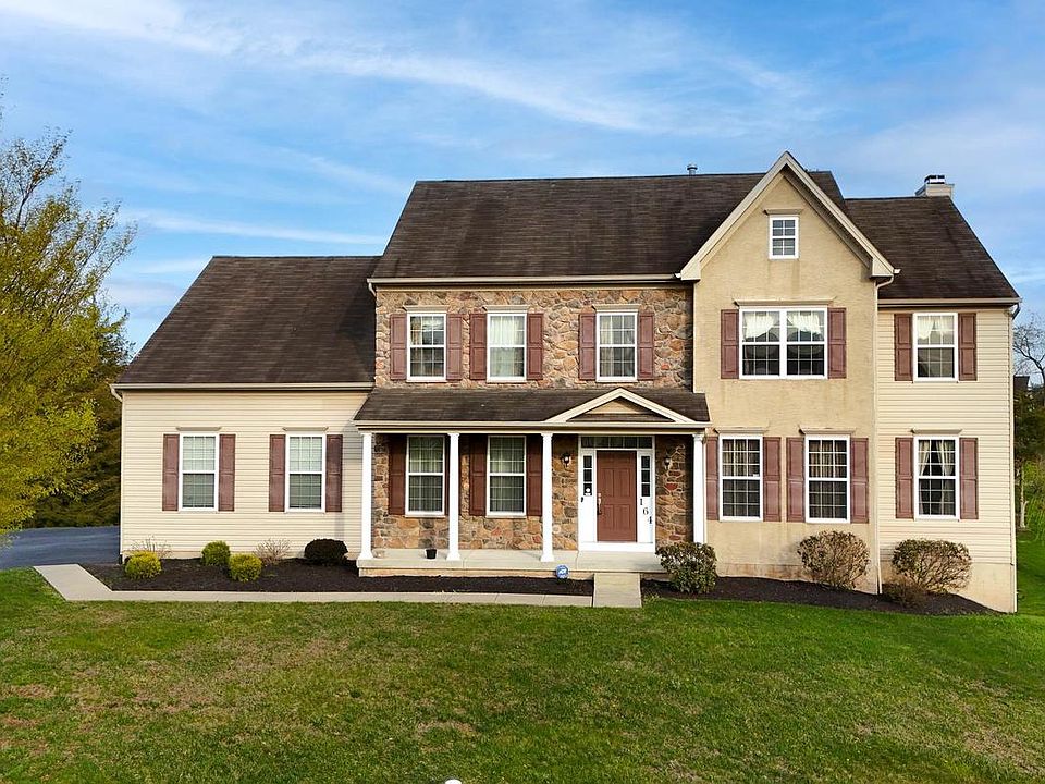1st image of 164 Meadowside Dr