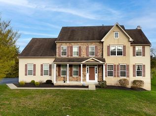 164 Meadowside Dr, Douglassville, PA
