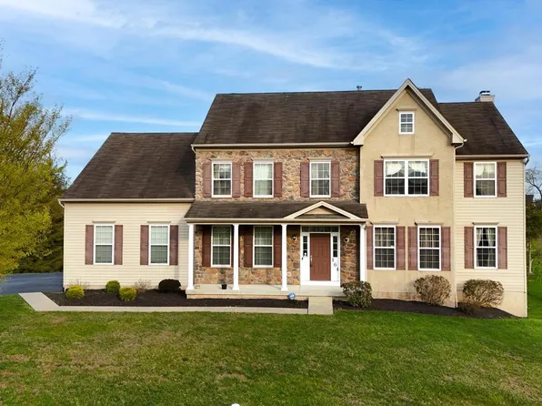 164 Meadowside Dr, Douglassville, PA 19518