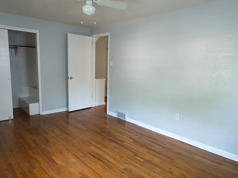 335 Pennoak Dr — Photo 12