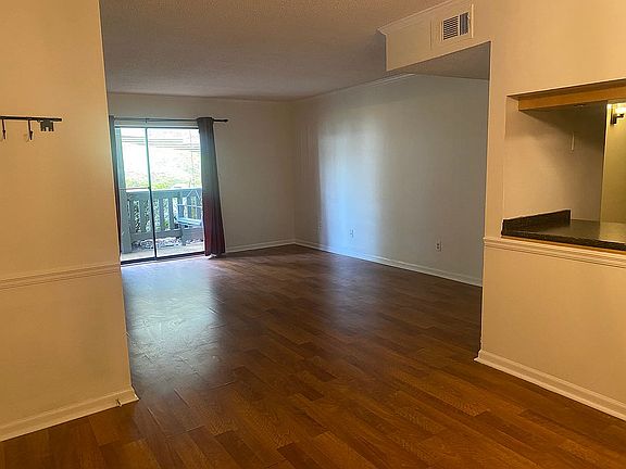 2nd image of 1207 Woodland Vlg