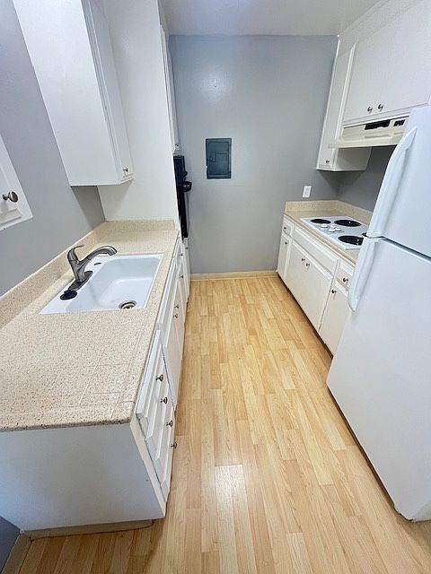 1st image of 3665 Greenlee Dr APT 2