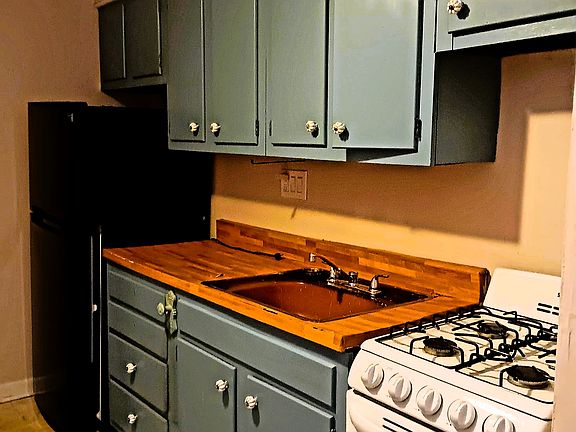 3rd image of 2208 Lombard St #1R