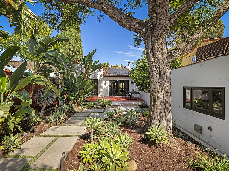 1169 S Sierra Bonita Ave — Photo 47