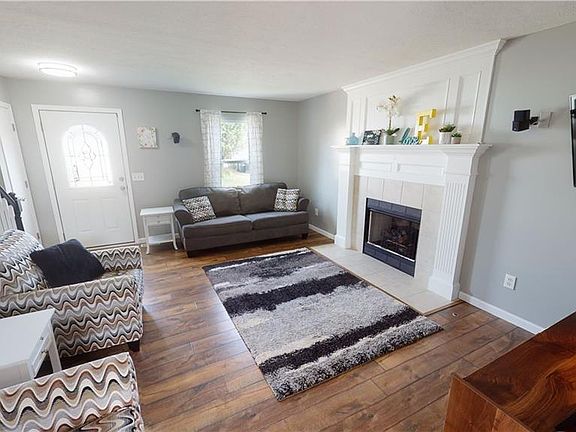 3rd image of 4392 Lochs Ln