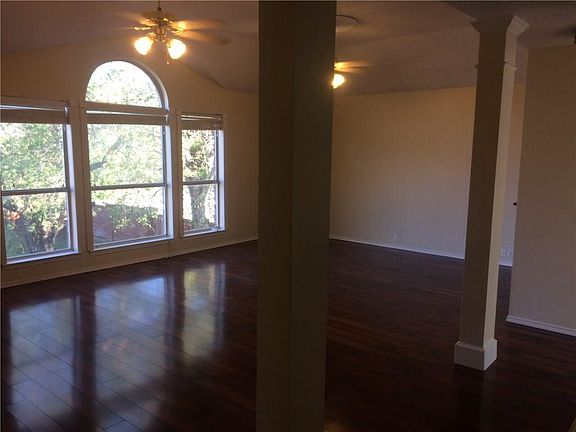 3rd image of 1100 Marshall Dr