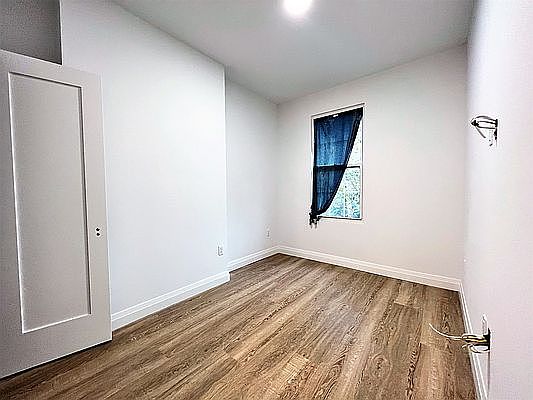 4th image of 41-12 20th Ave Floor 2
