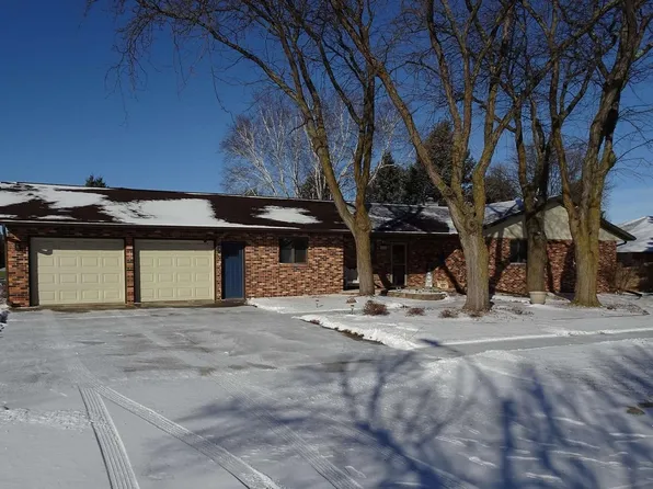 700 22nd Ave, Sheldon, IA 51201