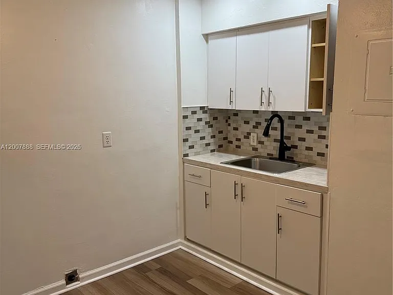 645 NE 35th St #1 — Photo 9